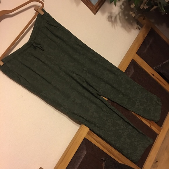 Erin London Green Textured crinkled pants XL - Picture 1 of 7